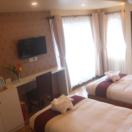 Hotel Family Ties Pvt. Ltd. Kathmandu Exterior foto
