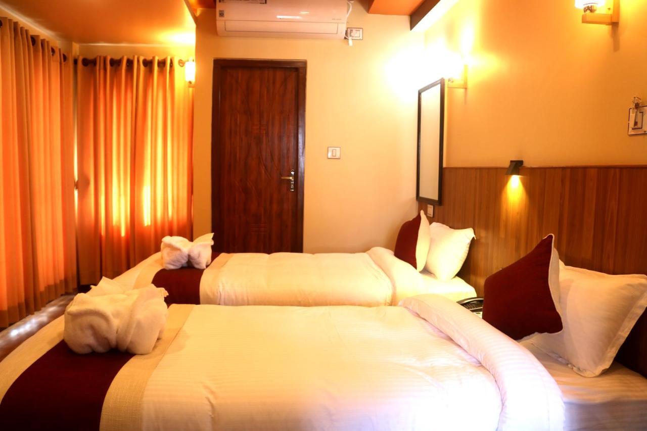 Hotel Family Ties Pvt. Ltd. Kathmandu Exterior foto