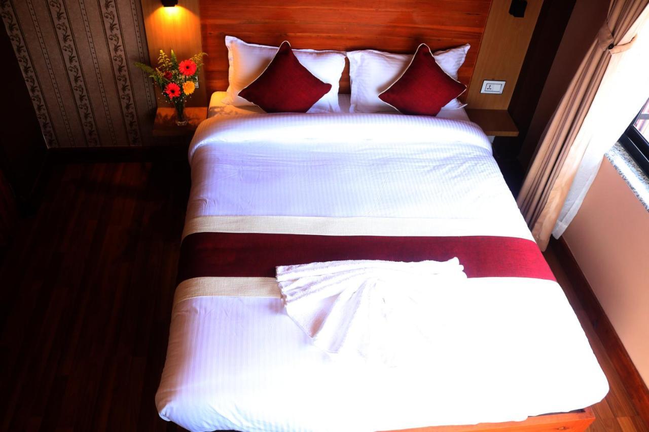 Hotel Family Ties Pvt. Ltd. Kathmandu Exterior foto