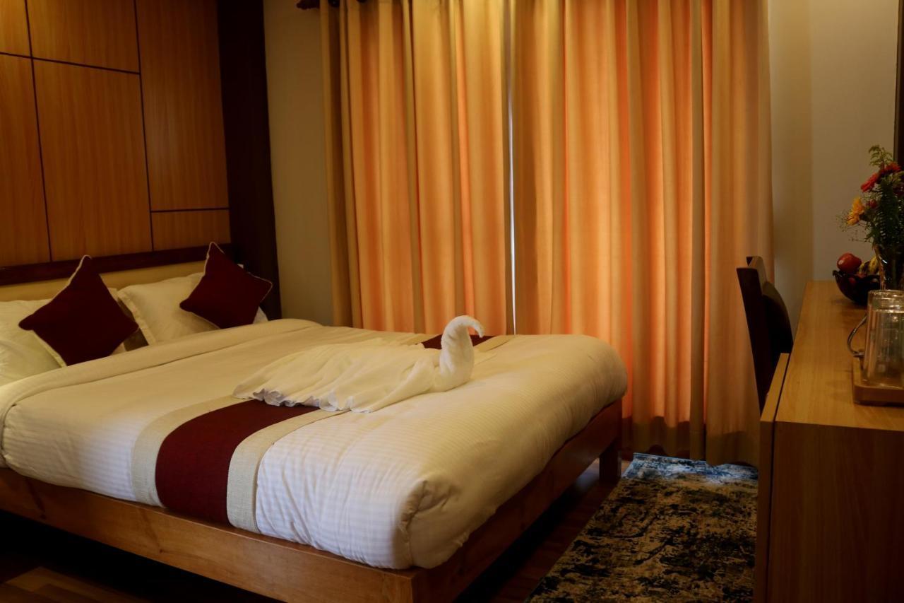 Hotel Family Ties Pvt. Ltd. Kathmandu Exterior foto