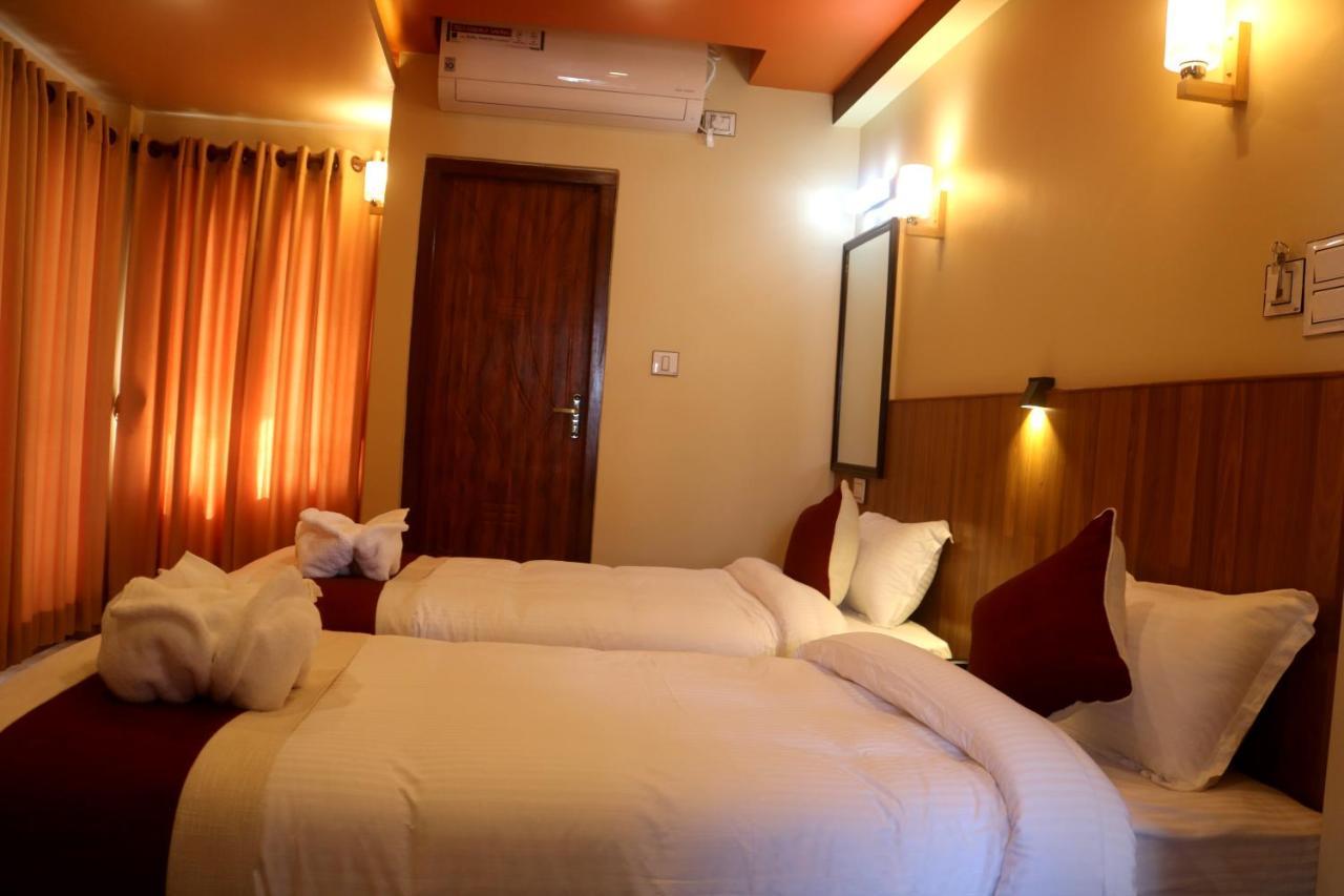 Hotel Family Ties Pvt. Ltd. Kathmandu Exterior foto