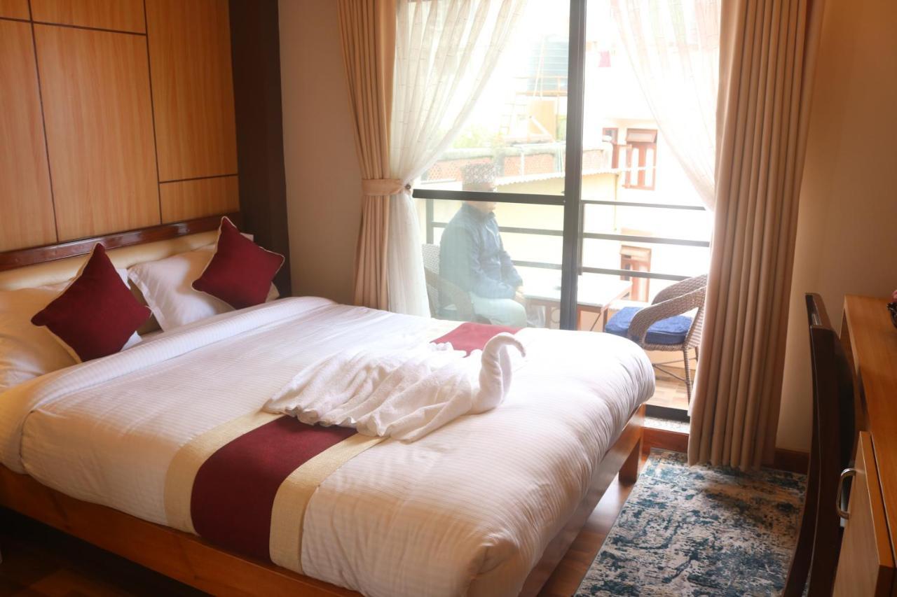 Hotel Family Ties Pvt. Ltd. Kathmandu Exterior foto