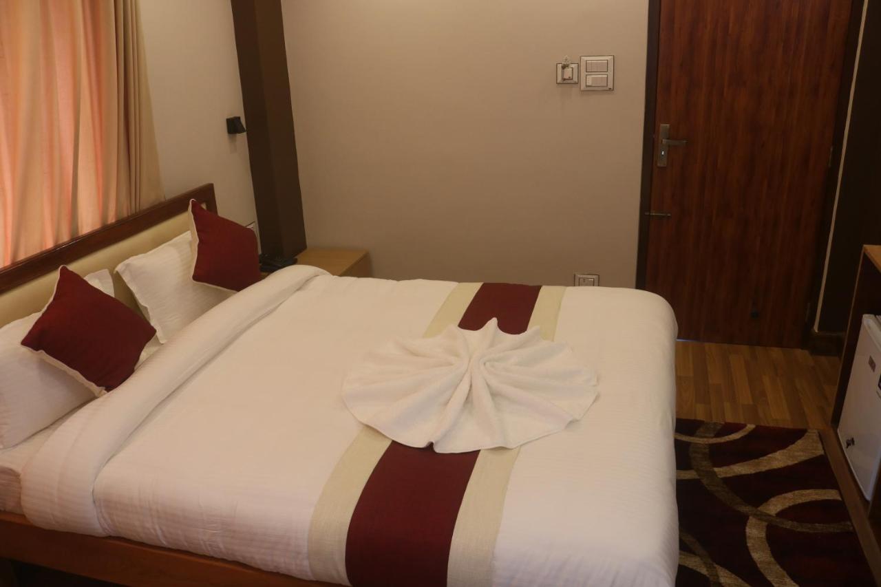Hotel Family Ties Pvt. Ltd. Kathmandu Exterior foto