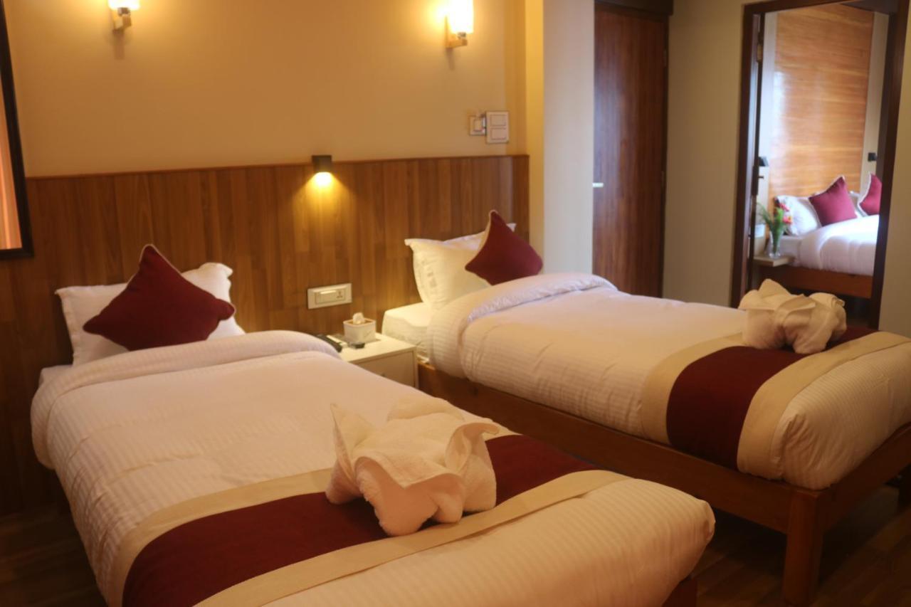 Hotel Family Ties Pvt. Ltd. Kathmandu Exterior foto