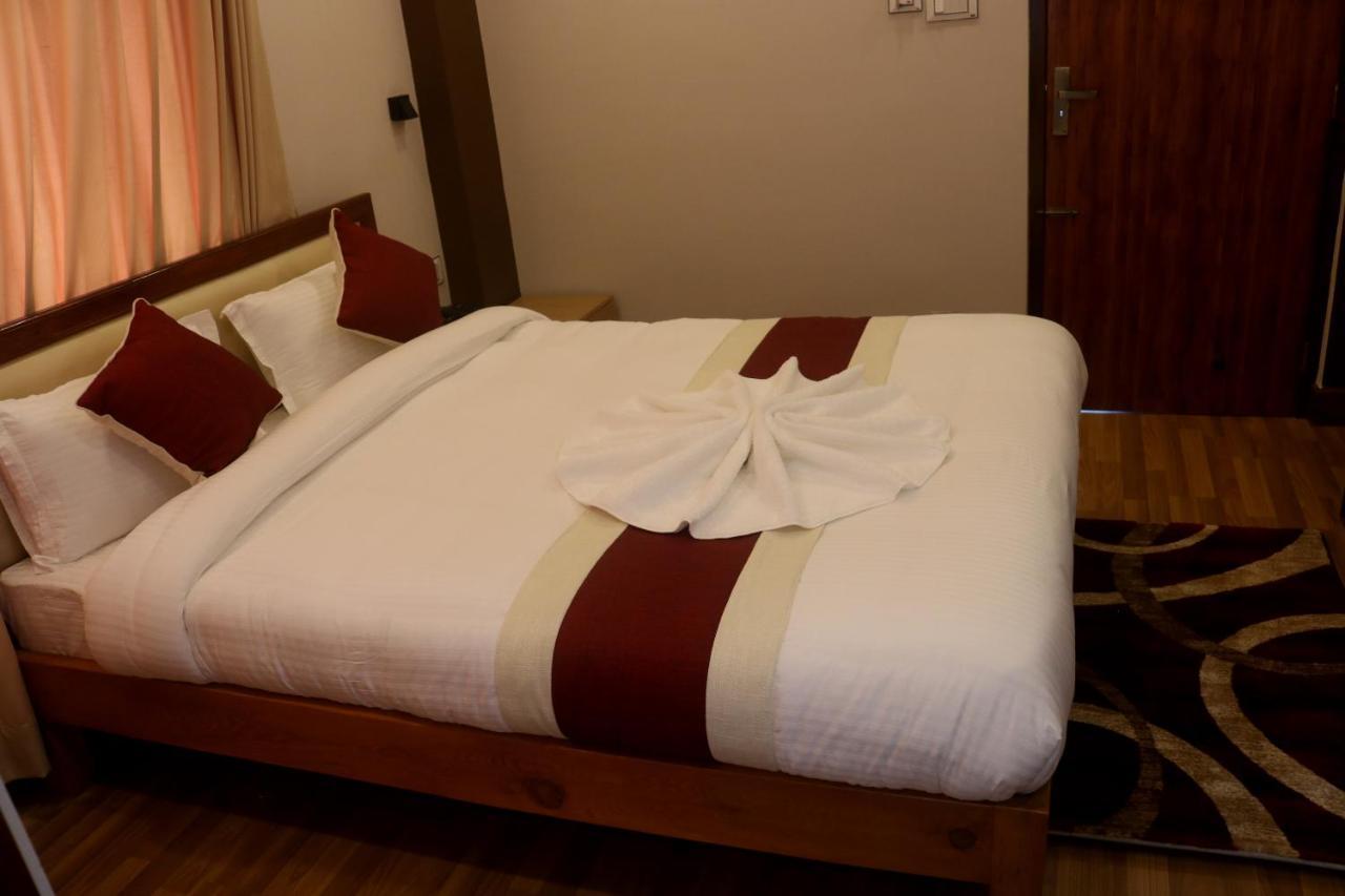 Hotel Family Ties Pvt. Ltd. Kathmandu Exterior foto