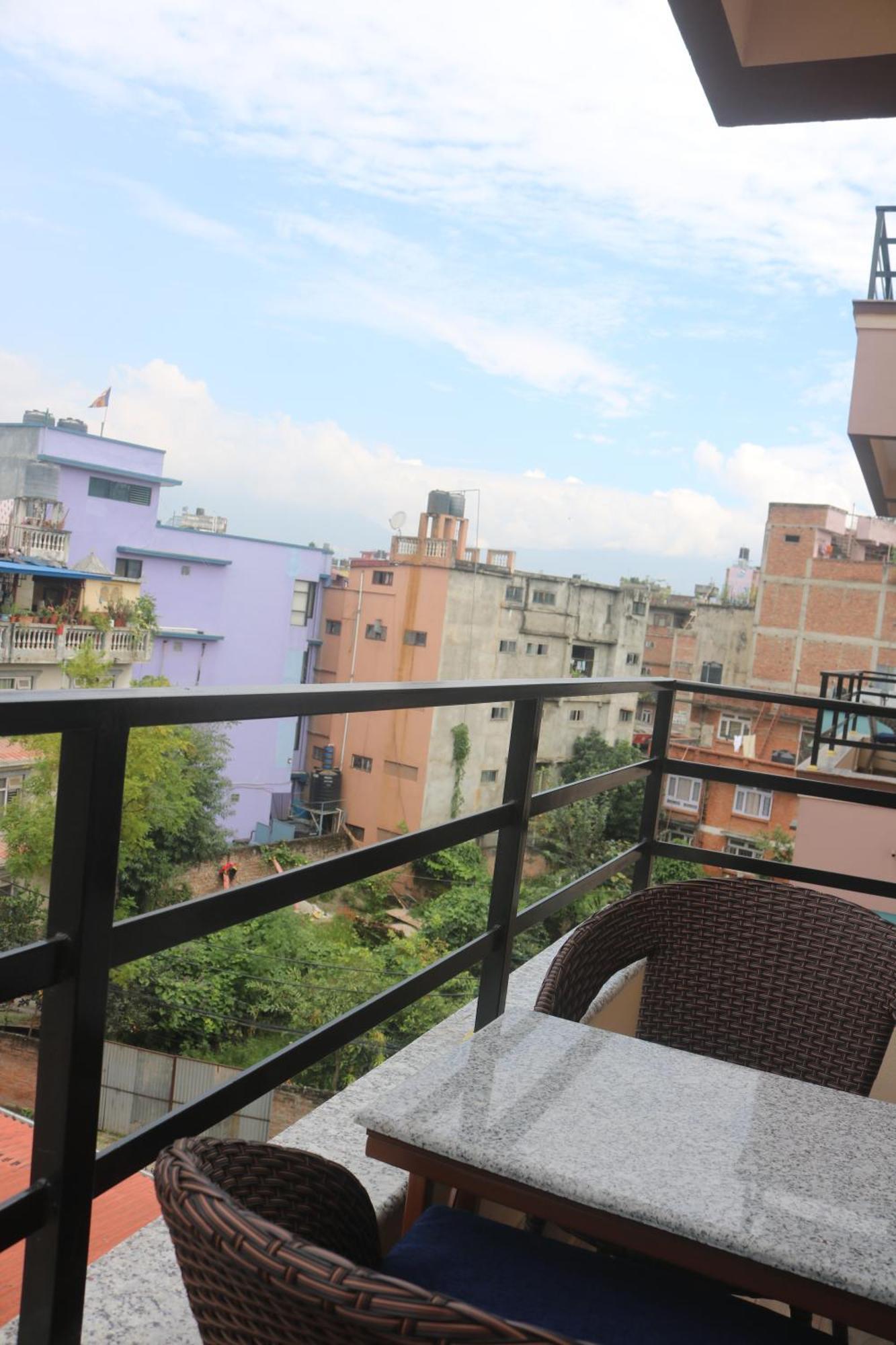 Hotel Family Ties Pvt. Ltd. Kathmandu Exterior foto